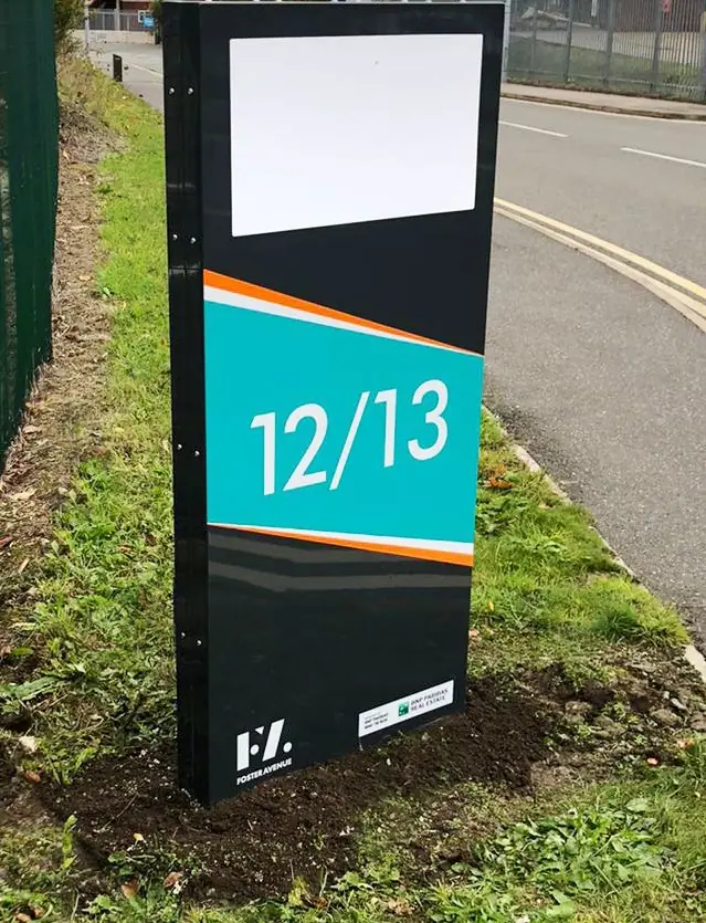 Unit 12/13 totem in teal