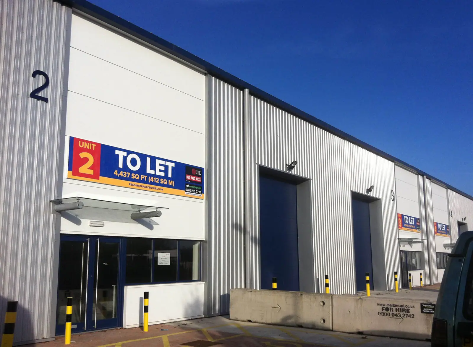 Reading Trade Centre unit 2 with a 'to let' fascia sign