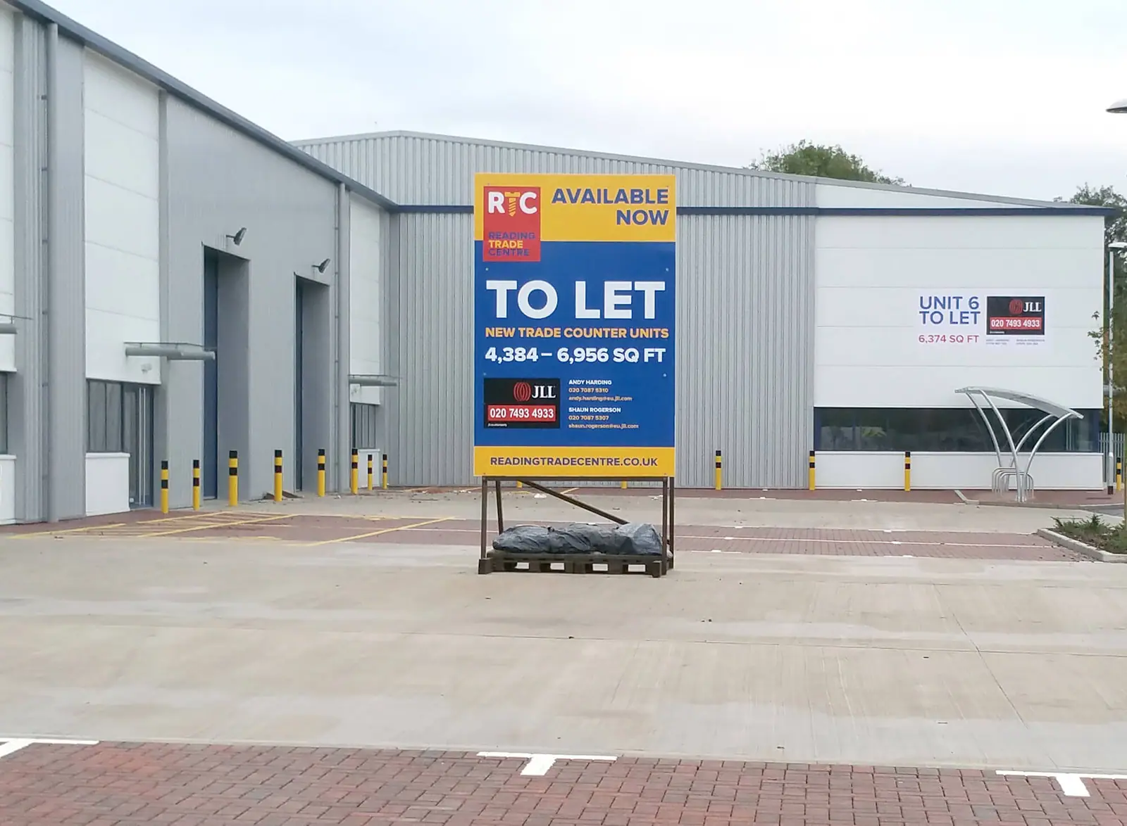Reading Trade Centre 'to let' board